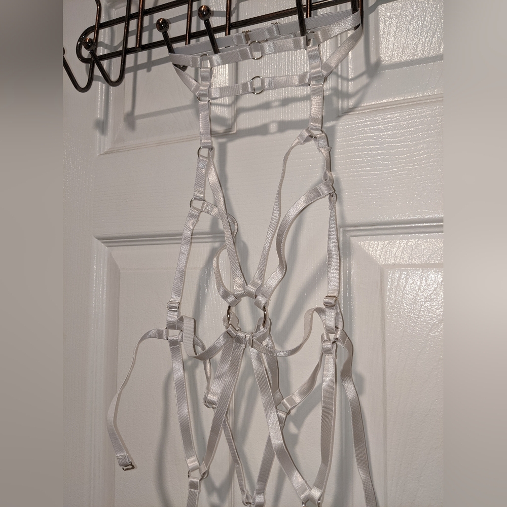 White Strappy Body Harness - Picture 3 of 6